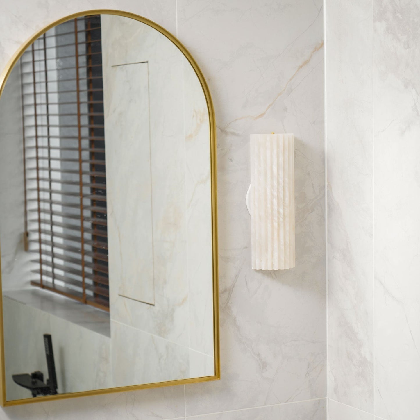Orcari | Elegant Rectangular Alabaster Stone Wall Light