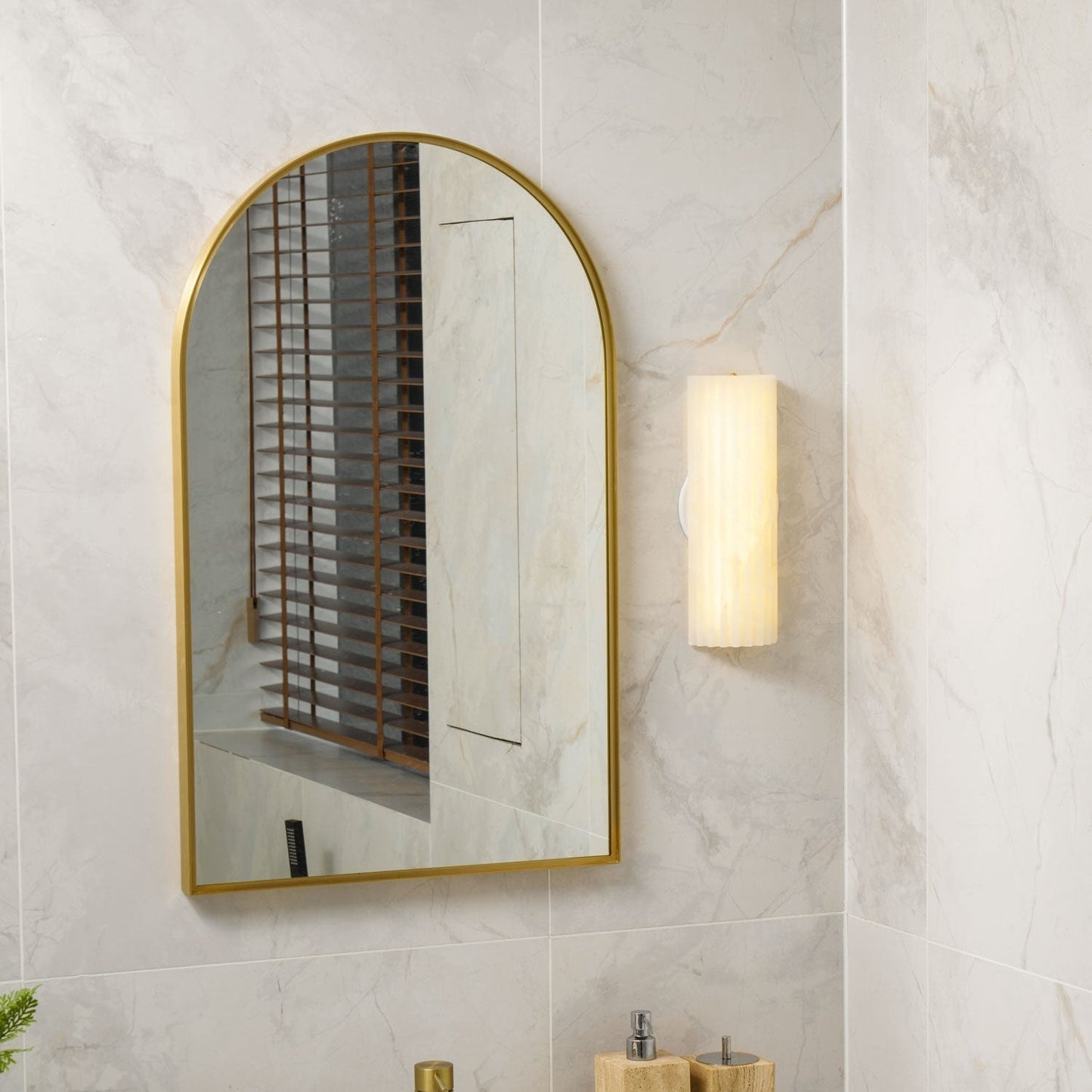Orcari | Elegant Rectangular Alabaster Stone Wall Light