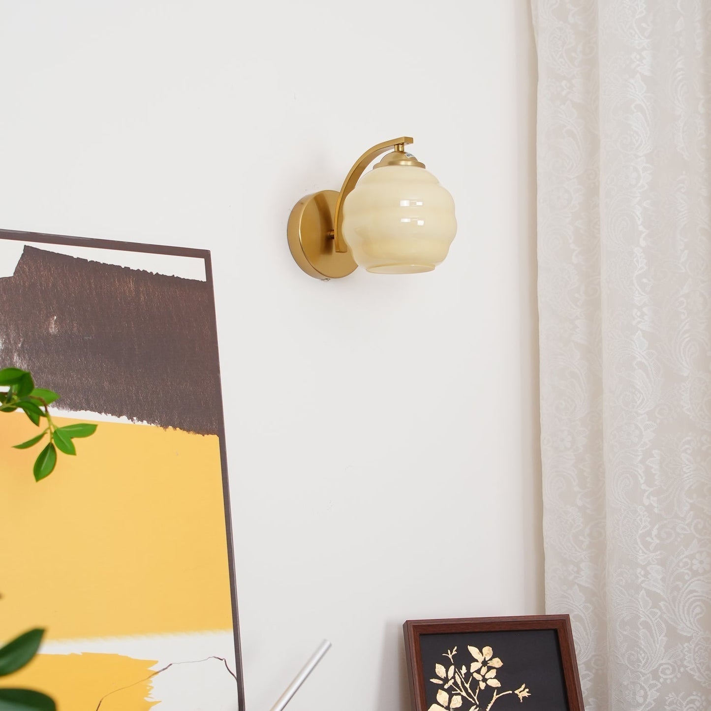 Thryndol | Ribbed Glass Globe Vintage Wall Light