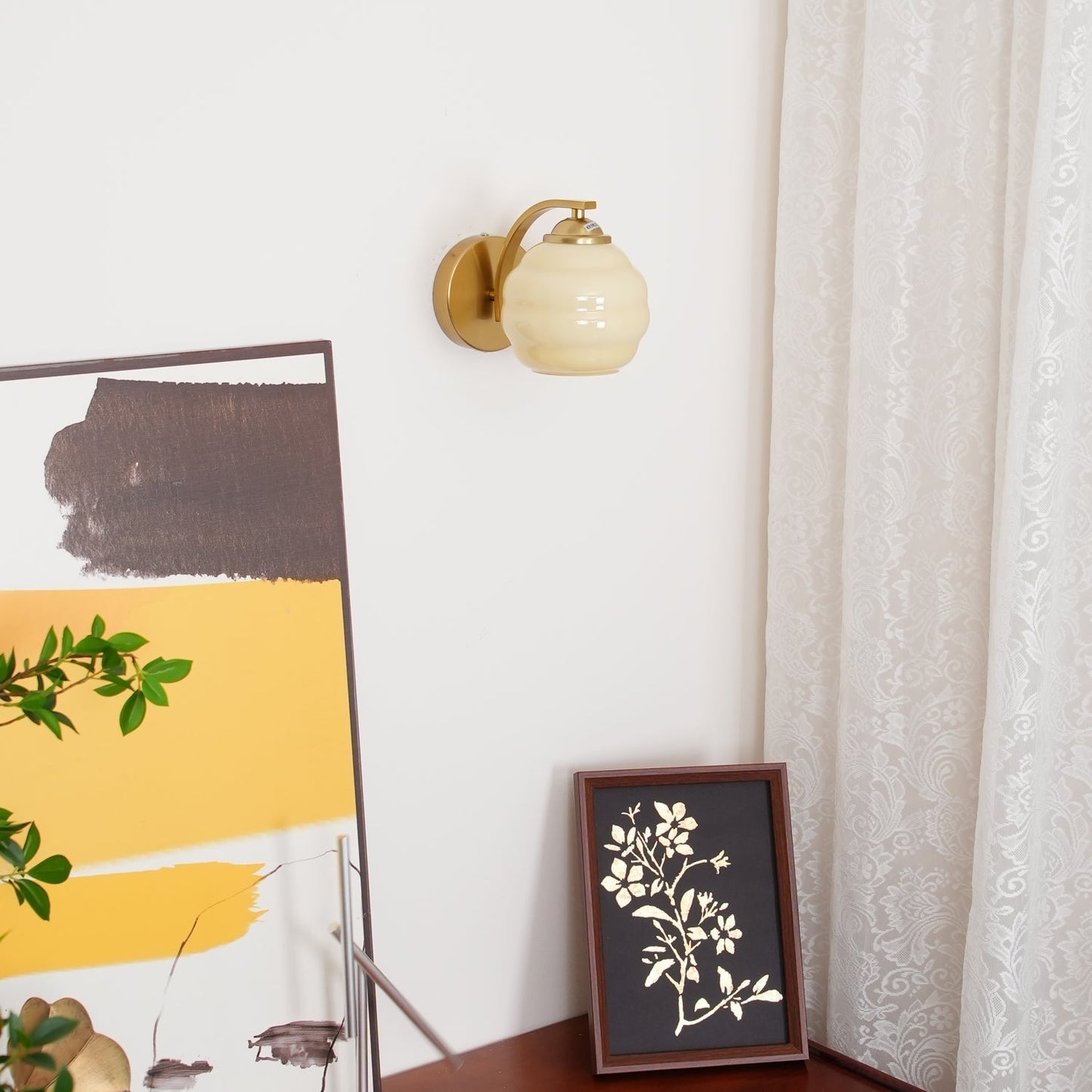 Thryndol | Ribbed Glass Globe Vintage Wall Light