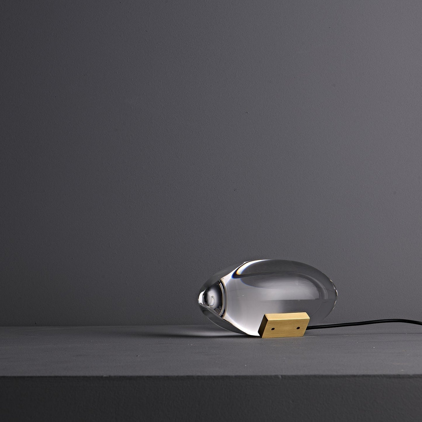 Vaelenoe | Sculptural Oval Crystal Stone Table Lamp