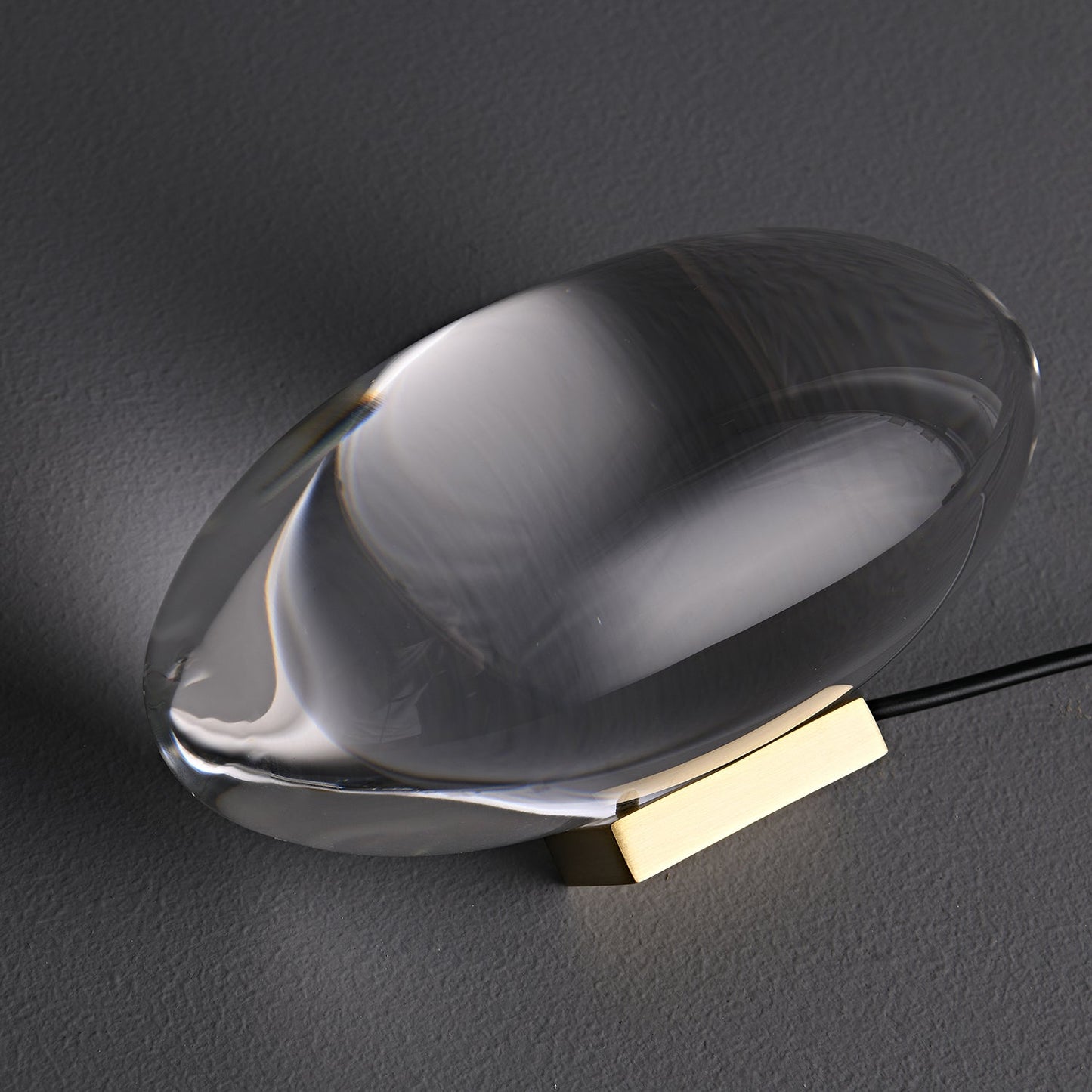 Vaelenoe | Sculptural Oval Crystal Stone Table Lamp