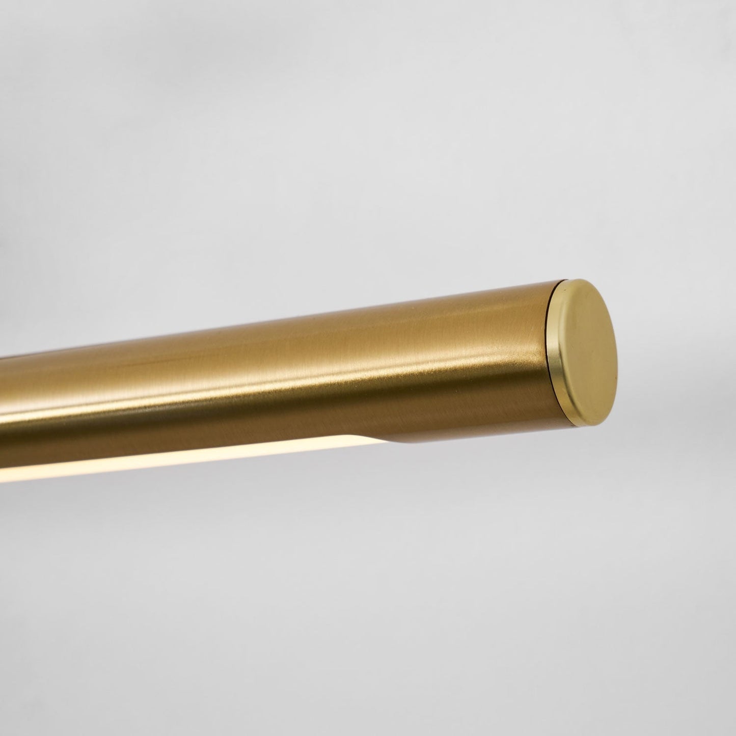 Tandreis | Sleek Architectural Rechargeable Wall Light