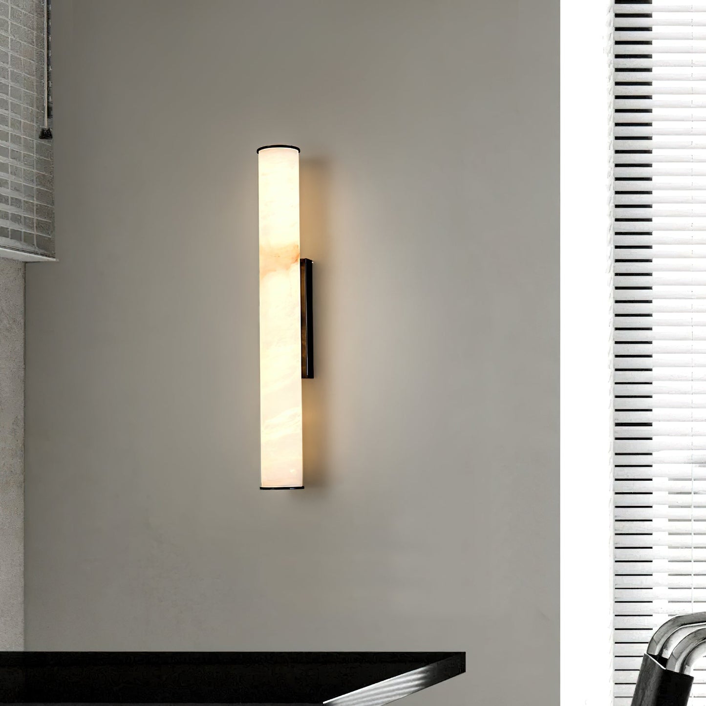 Aristhos | Minimalist Linear Alabaster and Brass Wall Light