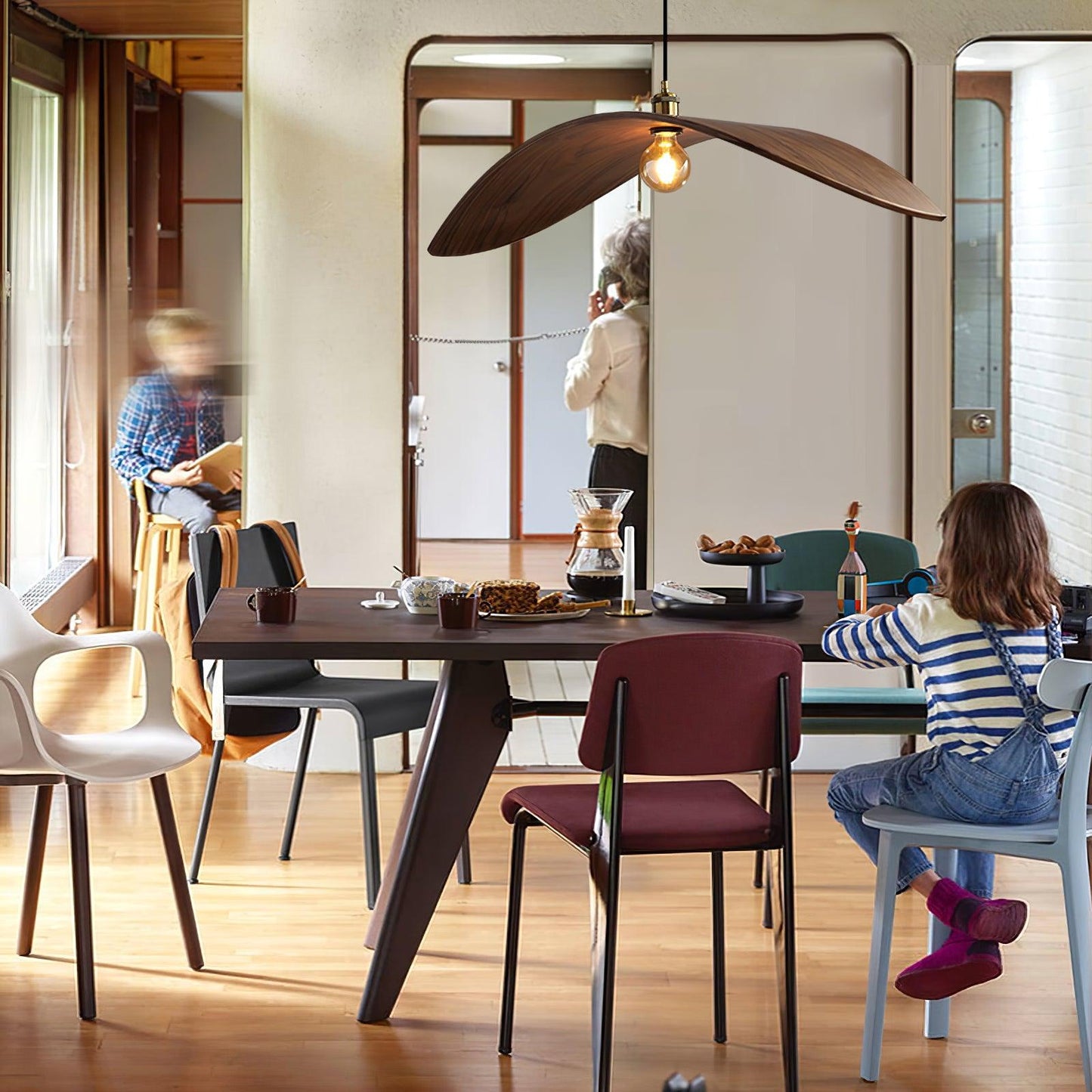 Kjelden | Nordic Sculptural Ash Wood Wave Pendant Light