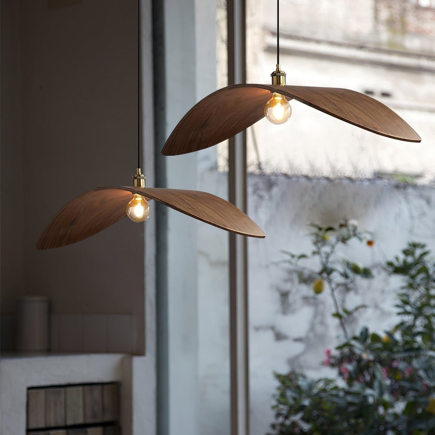 Kjelden | Nordic Sculptural Ash Wood Wave Pendant Light
