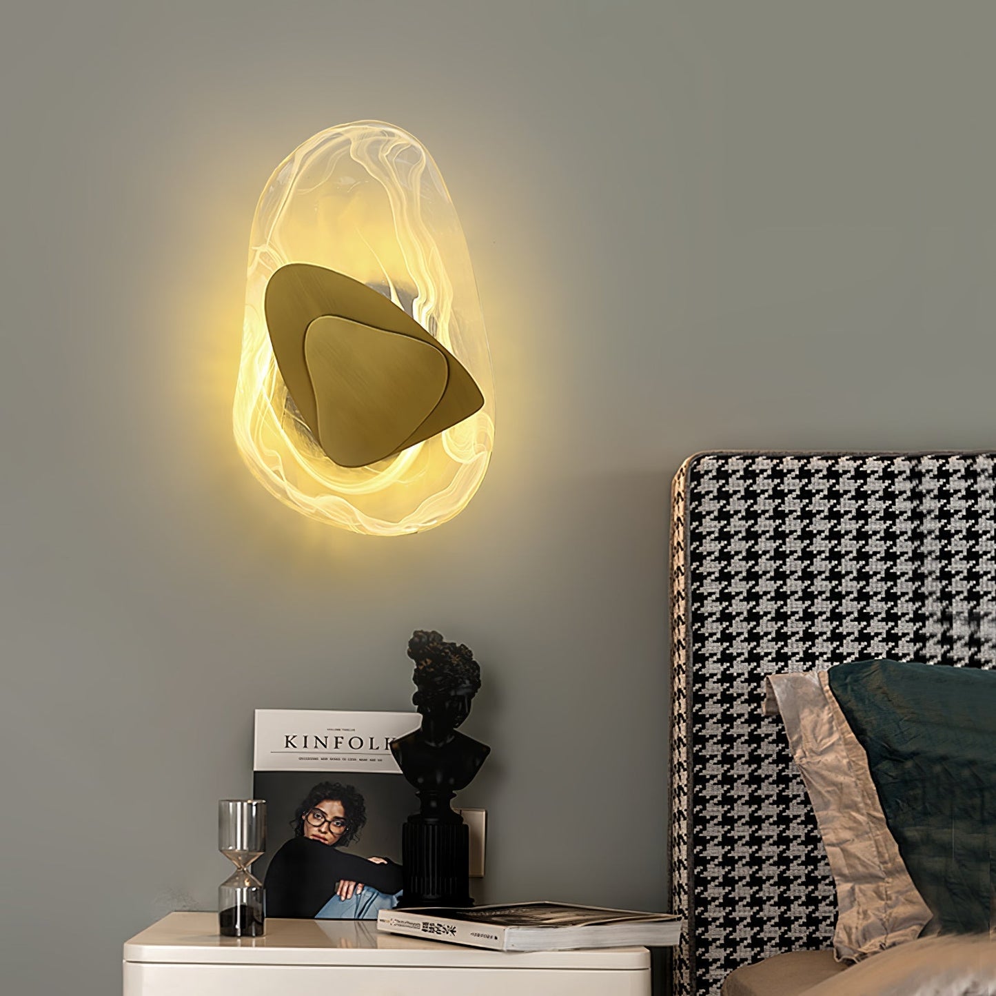 Zoryathen | Translucent Glass Ribbed Sconce Wall Light
