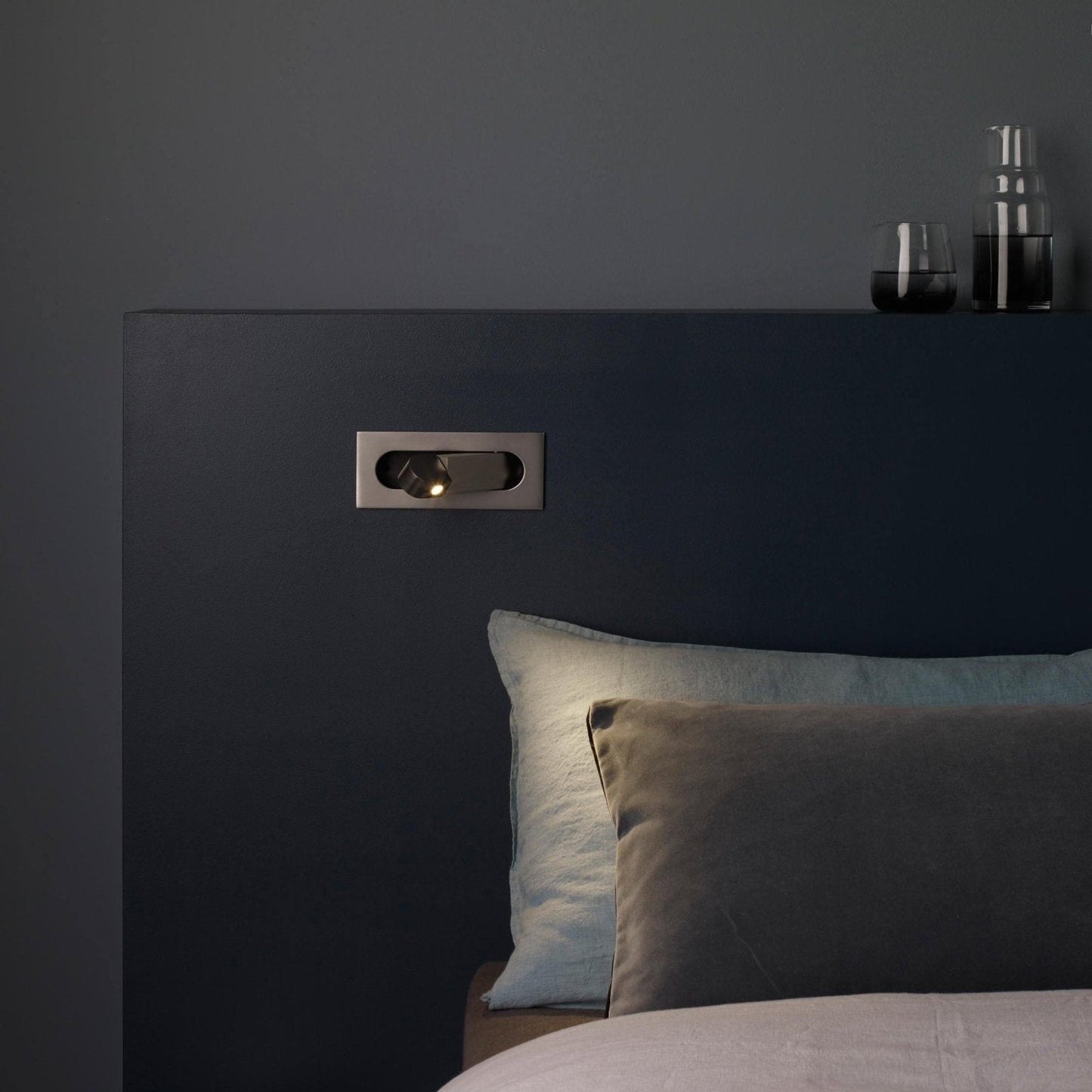 Alsvik | Minimalist Swivel Beam Integrated Reading Wall Light