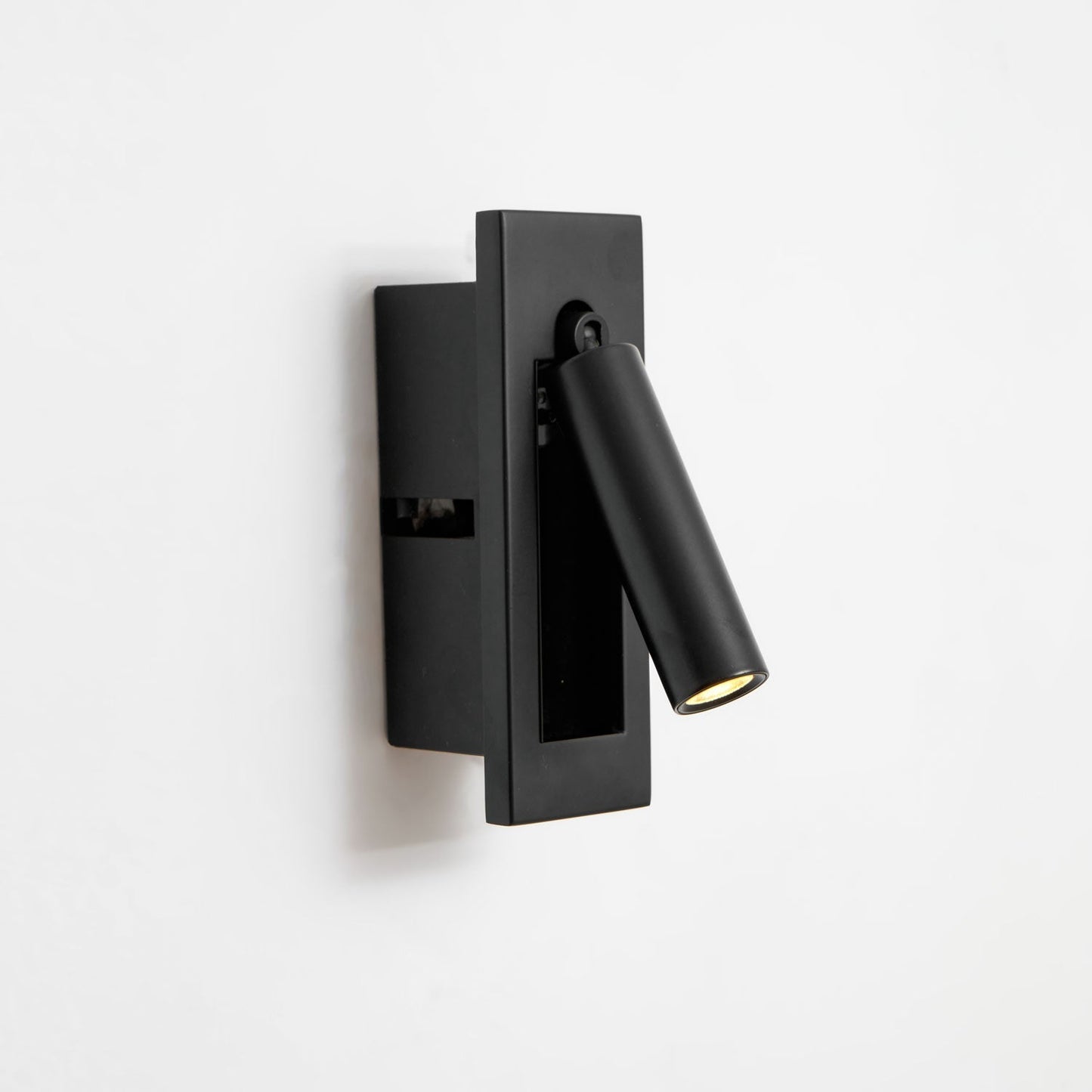 Vaelenor | Minimalist Concealed Retractable Bedside Reading Wall Light