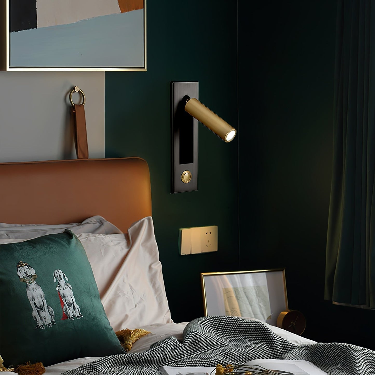 Vaelenor | Minimalist Concealed Retractable Bedside Reading Wall Light