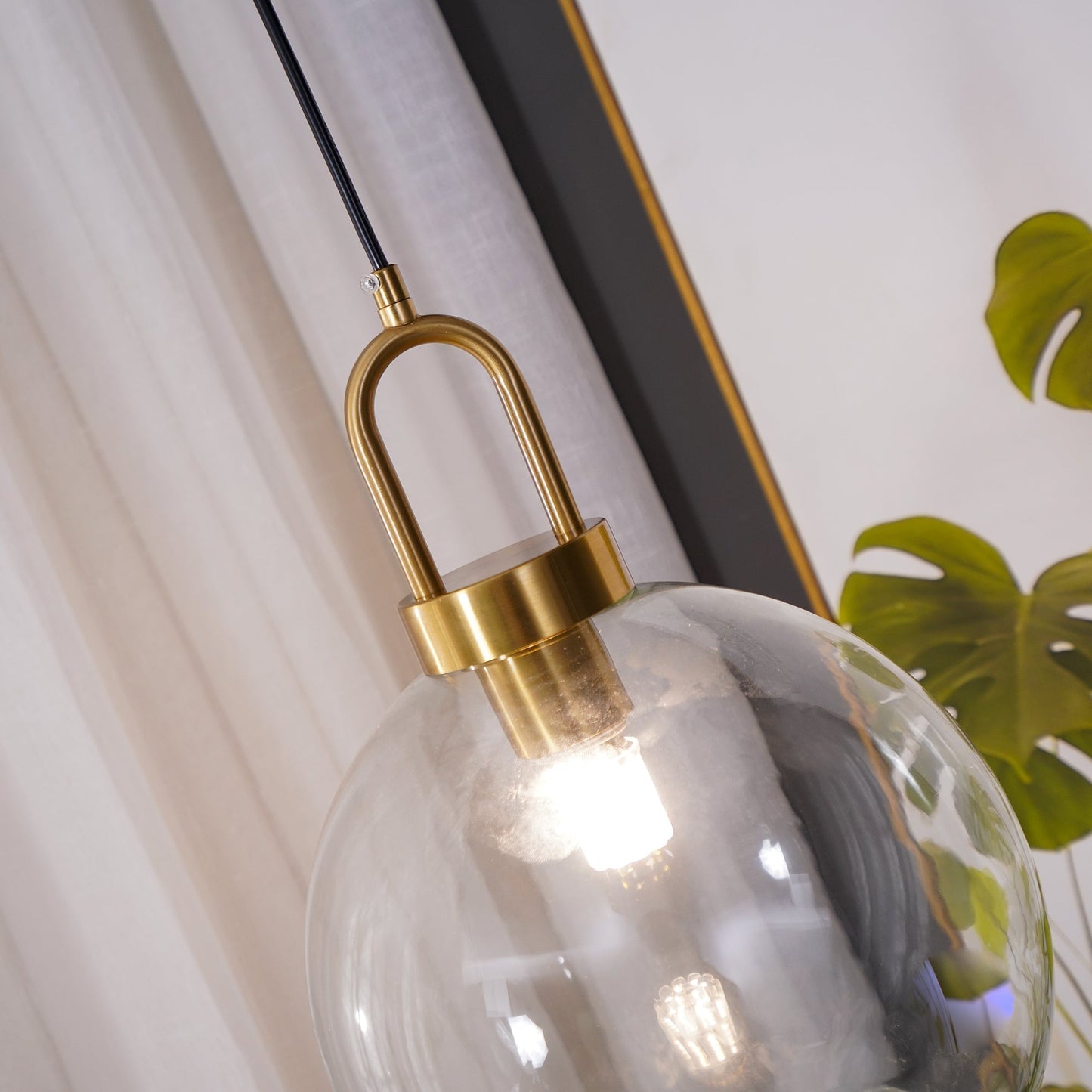 Kyntara | Contemporary Asymmetric Elliptical Glass Pendant Light