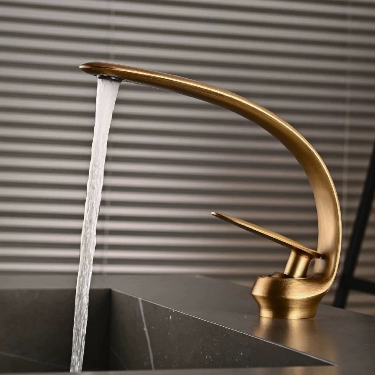 Solvarka | Modern Arched Silhouette Single Lever Bathroom Sink Tap