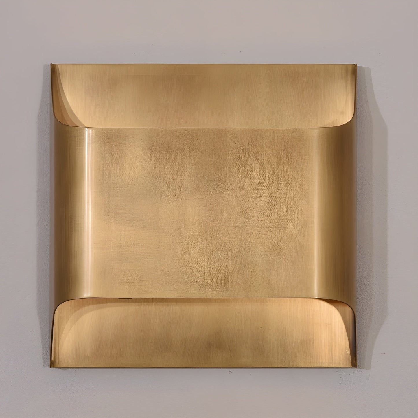 Kestrelon | Sleek Silhouette Geometric Brass Wall Light
