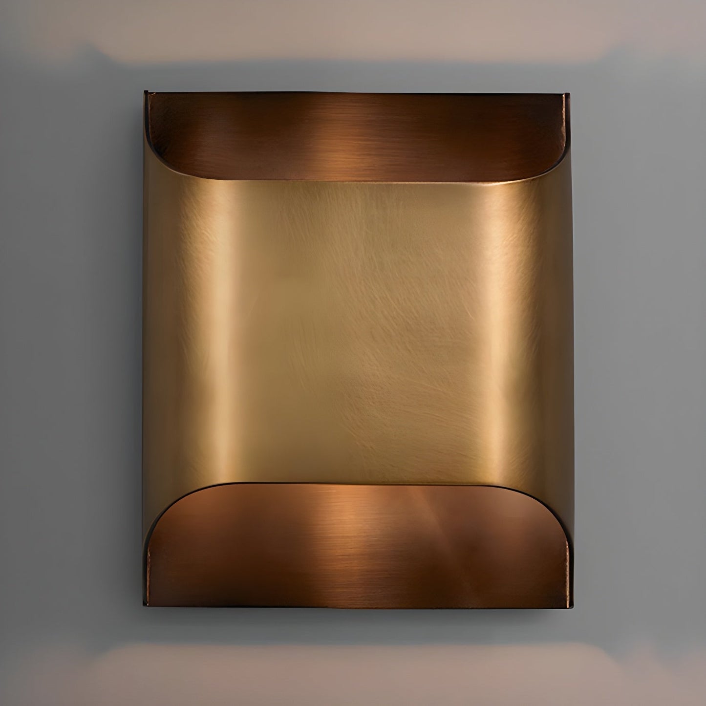 Kestrelon | Sleek Silhouette Geometric Brass Wall Light