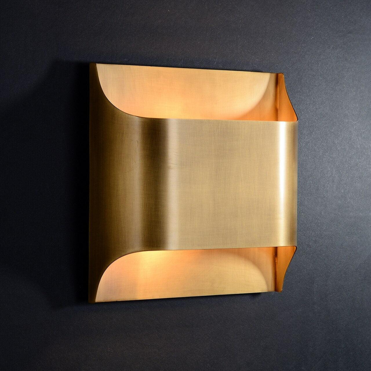 Kestrelon | Sleek Silhouette Geometric Brass Wall Light