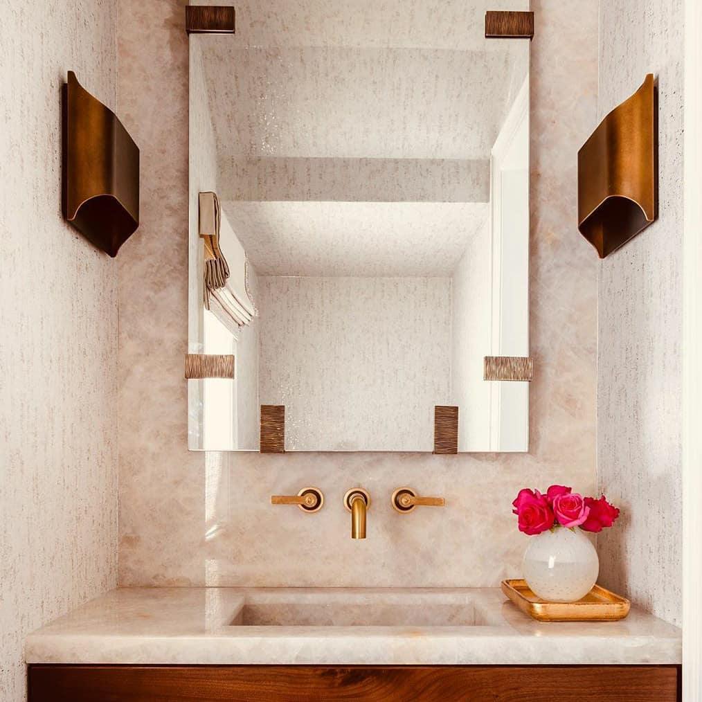 Kestrelon | Sleek Silhouette Geometric Brass Wall Light