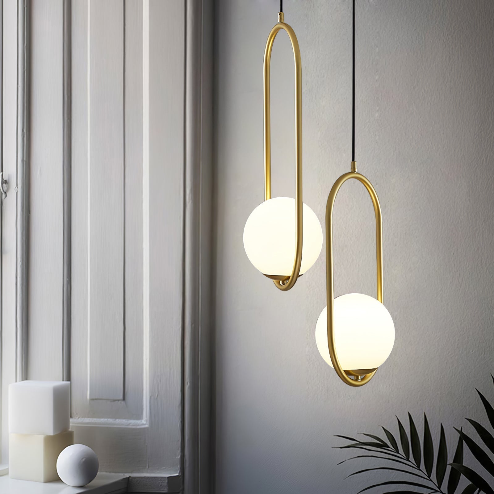 Belvadiro | Minimalist Spherical Glass Pendant Light