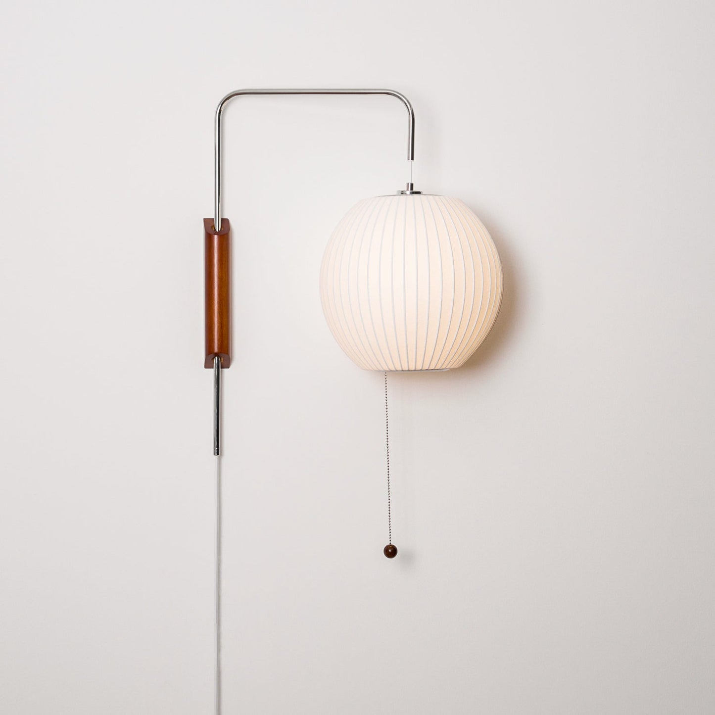 Kyntaroc | Retro Ribbed Silhouette Floating Globe Wall Light