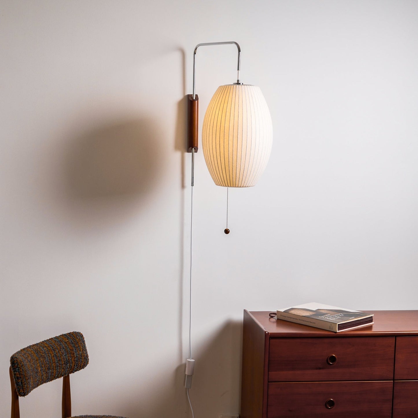 Kyntaroc | Retro Ribbed Silhouette Floating Globe Wall Light