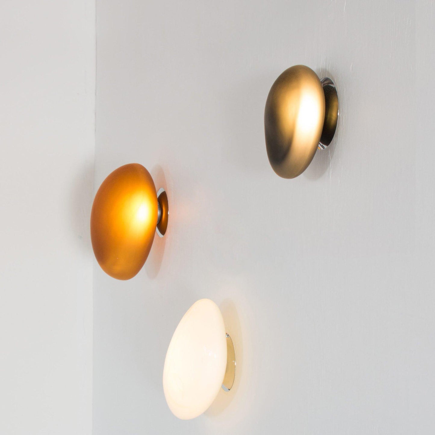 Caldrion | Hand Blown Glass Pebble Wall Light