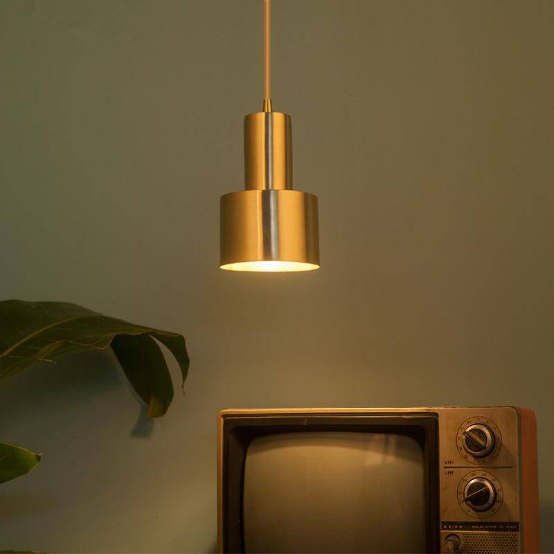 Solistia | Minimalist Curvilinear Orbital Frame Pendant Light