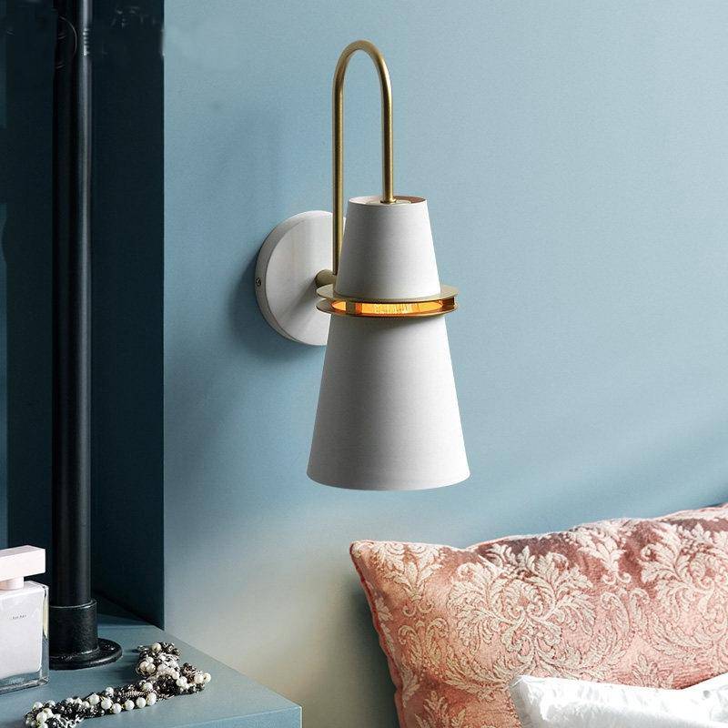Kelvrist | Tapered Mid Century Retro Metal Wall Light